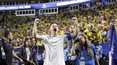 James David Rodríguez celebrando delante de la gente