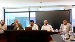 Reunión entre autoridades y privados