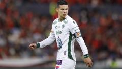 James Rodríguez en un partido con León.