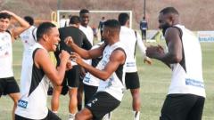 Jugadores de Junior en un entrenamiento.