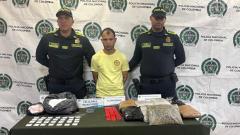 la Policía Metropolitana capturó a un hombre en flagrancia cuando presuntamente preparaba estupefacientes para su comercialización