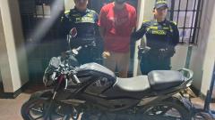 El capturado fue puesto a disposición de las autoridades competentes para que responda por el delito de hurto.