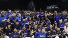 El festejo de Navegantes de Magallanes tras derrotar a Caimanes y coronarse campeones de la Serie Las Américas.