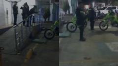 Policías afuera del centro de salud a donde fue trasladado el hombre asesinado.