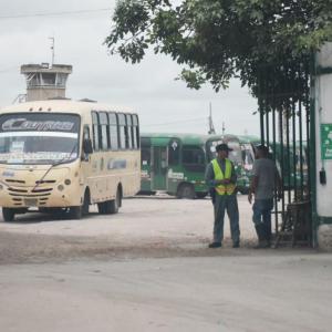 "En la empresa nos dijeron que ese ataque lo habían hecho por un problema que tuvo con un cuñado, pero la misma familia nos confirmó a nosotros que eso no era así", dijeron los conductores