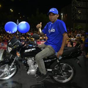 La celebración de José Guillermo, quien había olvidado su cédula y tuvo 10 minutos para ir a casa y regresar con el documento