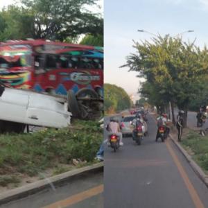 Totalmente volcado quedó el automóvil blanco cerca al separador en Vía Oriental