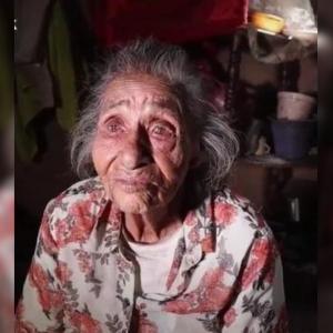 El único familiar que la acompaña es uno de sus nietos, quien tiene 23 años