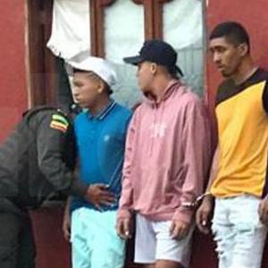 Los delincuentes usaron armas de fuego para intimidar al dueño del motocarro