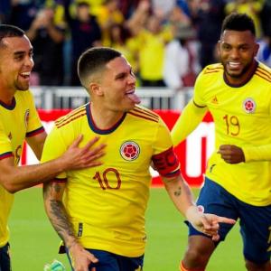 Juan Fernando Quintero ya compartió en la selección Colombia con Daniel Giraldo, actual mediocampista del club barranquillero.