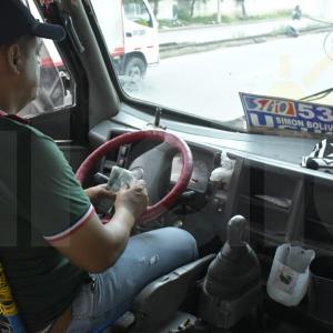Los conductores de buses de servicio público regresaron a labores tras dos días de paro. 