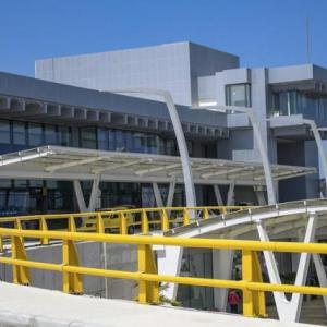 Fachada del aeropuerto Ernesto Cortissoz.