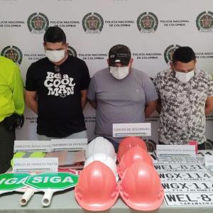 Tres hombres fueron capturados y dos más notificados desde centro carcelario. 