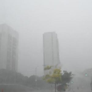 Fuerte lluvia en el sector de la Catedral. 