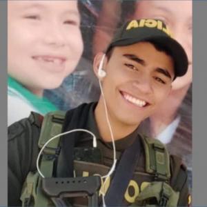 Se trata de Gustavo Alberto Esquivel Rojas, un joven patrullero quien, al igual que sus compañeros, lleva poco tiempo al servicio de la Policía.