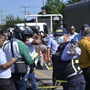 El hecho ocurrido en la mañana de este miércoles en la vía Oriental, además de cobrar la vida de Yarelis, dejó a sus dos acompañantes heridos.