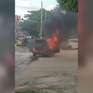 Inicialmente se desconocen las razones que provocaron el incendio del vehículo