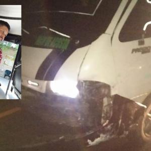 Víctima mortal y el vehículo con el que chocó. 