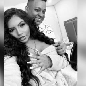 La cantante y su estilista. 