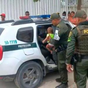 Los menores fueron auxiliados por la Policía. 