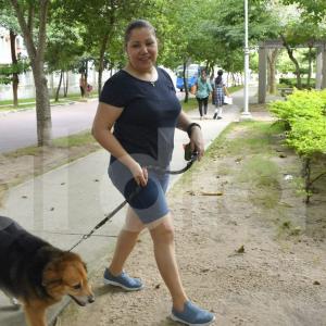 Apolo y su dueña, Nayibe.