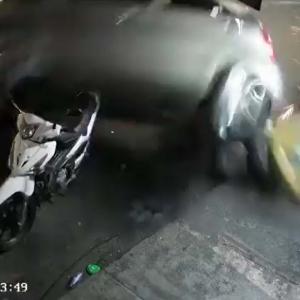 El hecho quedó grabado por una cámara de seguridad