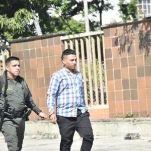 "Se hicieron pasar por clientes y luego hasta golpearon a nuestros trabajadores", aseguró la compañía en un comunicado.