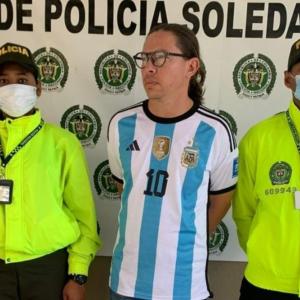 Capturado con agentes. 