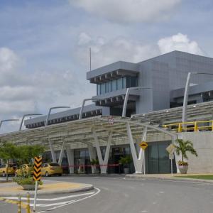 el hombre perdió sus pertenencias tras montarse a un taxi en el aeropuerto