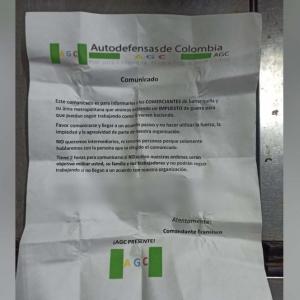 Panfleto amenazante entregado a dueño de tienda. 