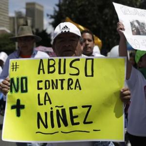 Imagen de referencia de marcha contra la violencia a la niñez 