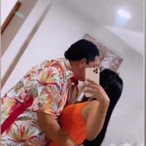 Poncho Zuleta se ha visto activo durante las últimas horas junto a su pareja