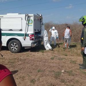 Aspecto del levantamiento del cadáver, realizado en horas de la tarde de este jueves