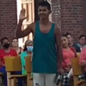 'El Cojo' al interior de la iglesia Sagrado Corazón de Jesús.