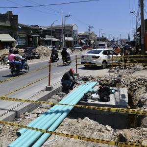 Aspecto de las obras que se desarrollan en la calle 30