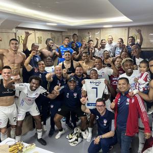 La celebración de Junior tras la victoria en condición de visitante. 