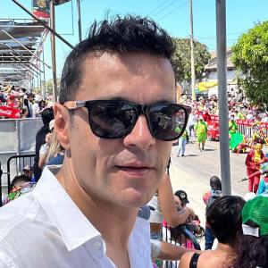 Juan Diego Alvira durante unos Carnavales en la ciudad de Barranquilla