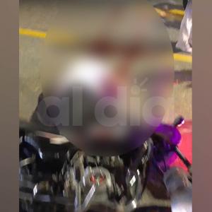 El cuerpo sin vida del sujeto fue captado en video por testigos del crimen