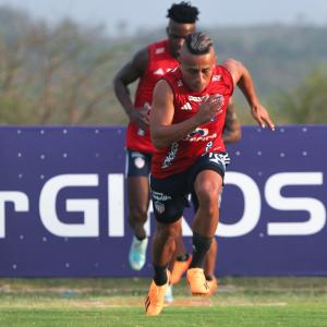 Vladimir Hernández durante una jornada de entrenamiento con el equipo barranquillero.