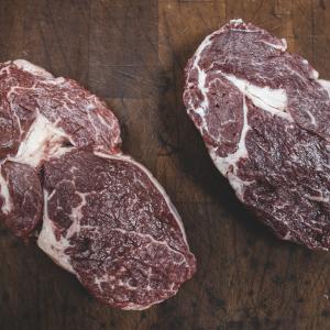 corte de carne rib eye.