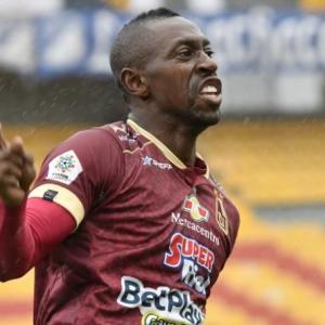 Juan Fernando Caicedo con la camiseta de Deportes Tolima