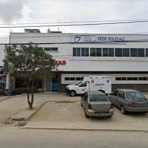 Aspecto de la Clínica Murillo en Soledad, donde murió el joven tras varias horas internado