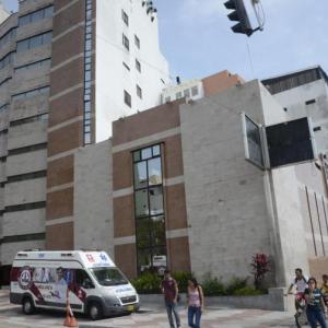 Fachada de la Clínica Reina Catalina, donde tuvo lugar el deceso.