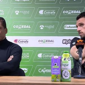 Alexis Mendoza en la rueda de prensa del partido contra Junior