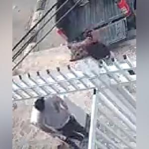 Escena del crimen, registrada por cámaras de seguridad