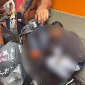 El momento en que lo levantan