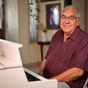 Alci Acosta tras recibir a AL DÍA para una entrevista a propósito de su retiro