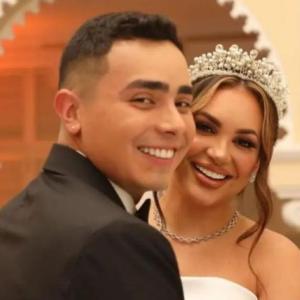 Andrea Valdiri y Felipe Saruma la noche de su boda