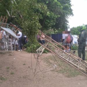 Momento de la caída de la antena