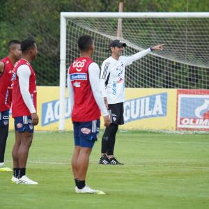 Arturo Reyes en medio del entrenamiento de este jueves para el equipo barranquillero